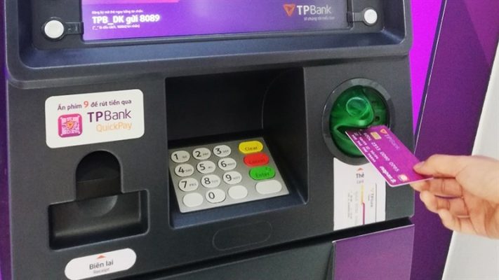 Đến cây ATM gần nhất để thực hiện giao dịch nạp tiền
